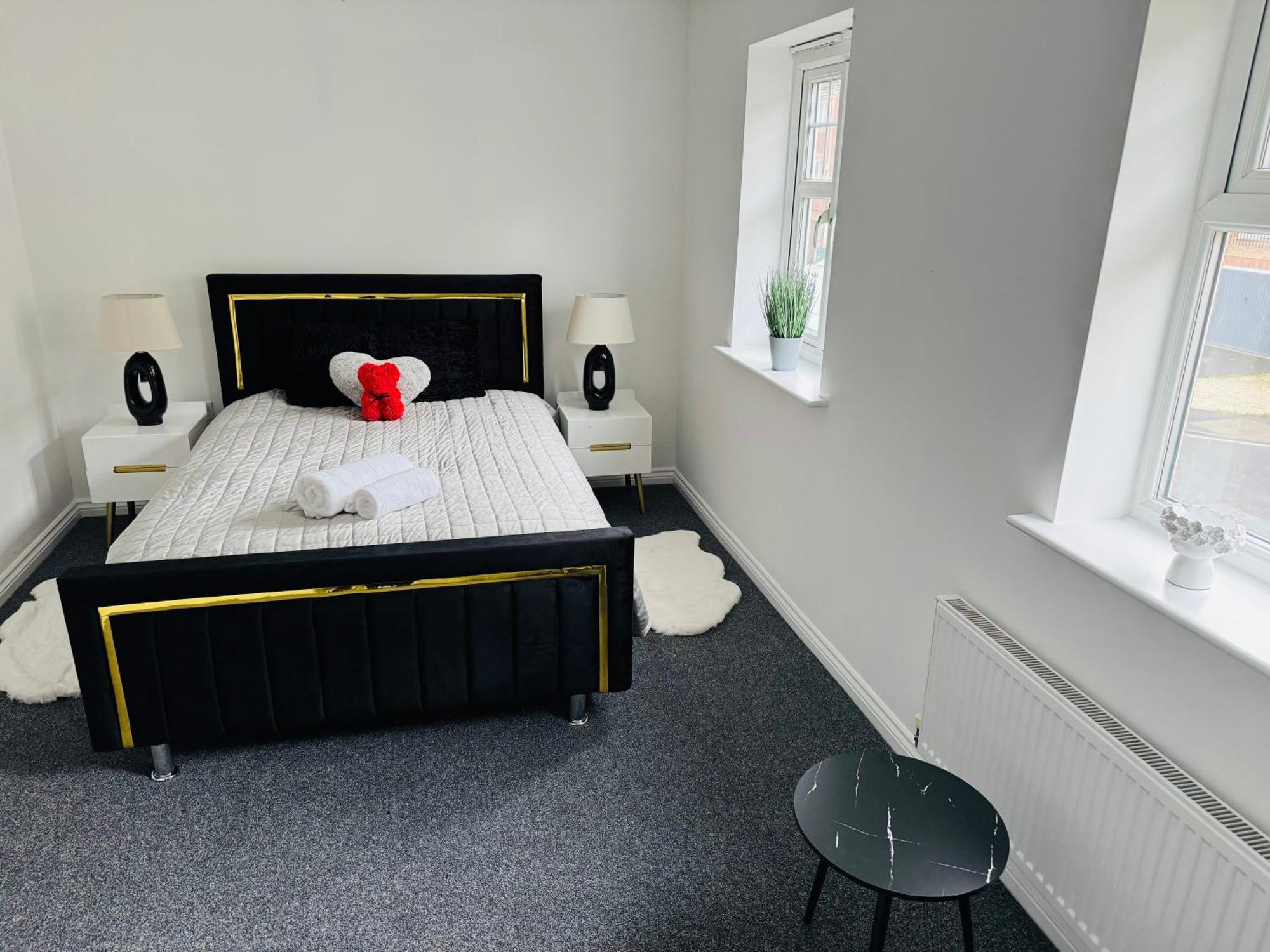 Harmony House 3 Bedroom New Build For Families, Contractors, Black Country Museum Sleeps 6 Tipton Zewnętrze zdjęcie