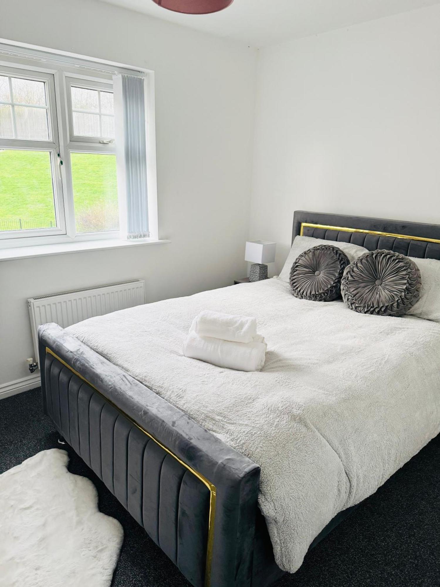 Harmony House 3 Bedroom New Build For Families, Contractors, Black Country Museum Sleeps 6 Tipton Zewnętrze zdjęcie