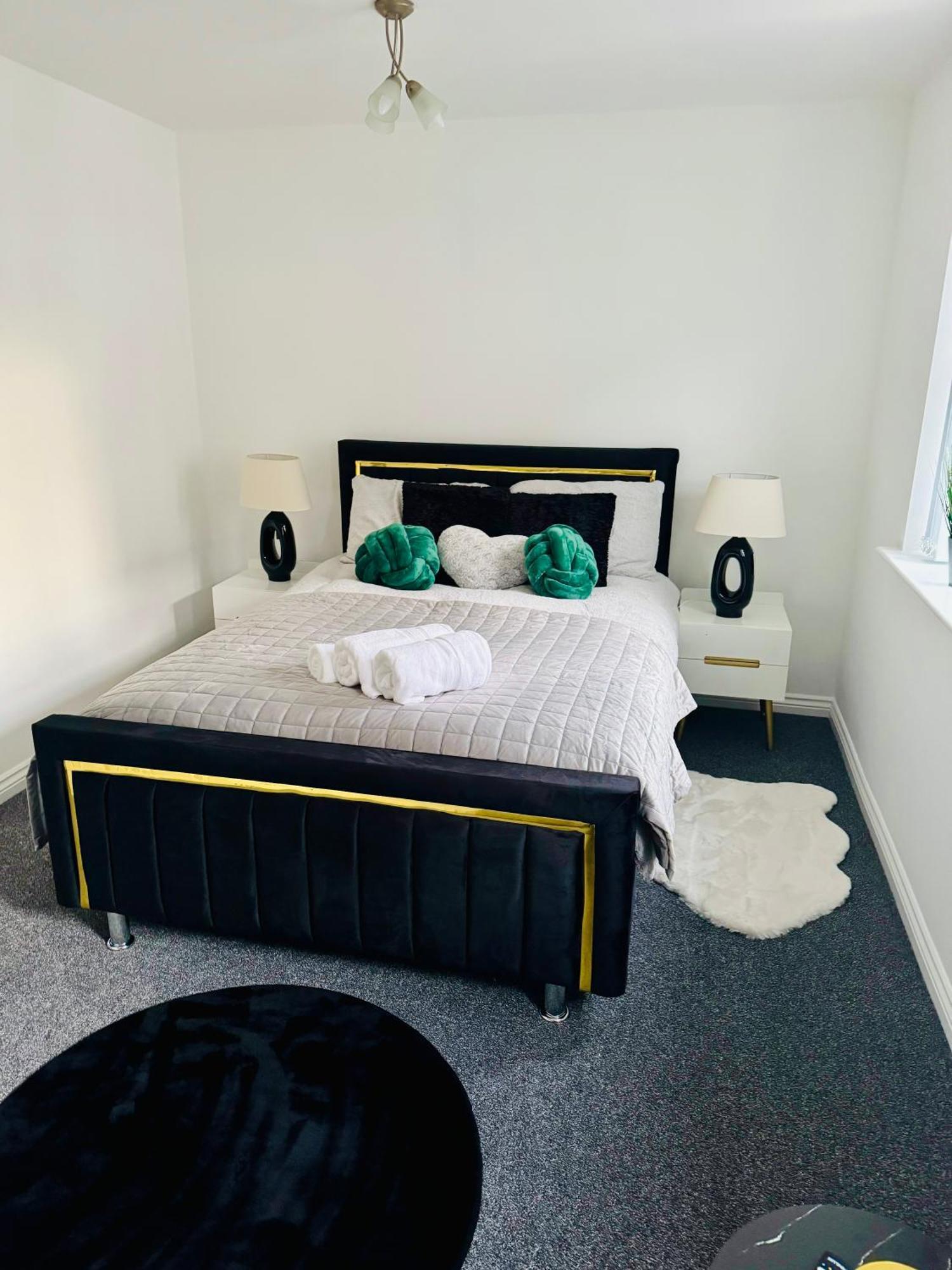 Harmony House 3 Bedroom New Build For Families, Contractors, Black Country Museum Sleeps 6 Tipton Zewnętrze zdjęcie