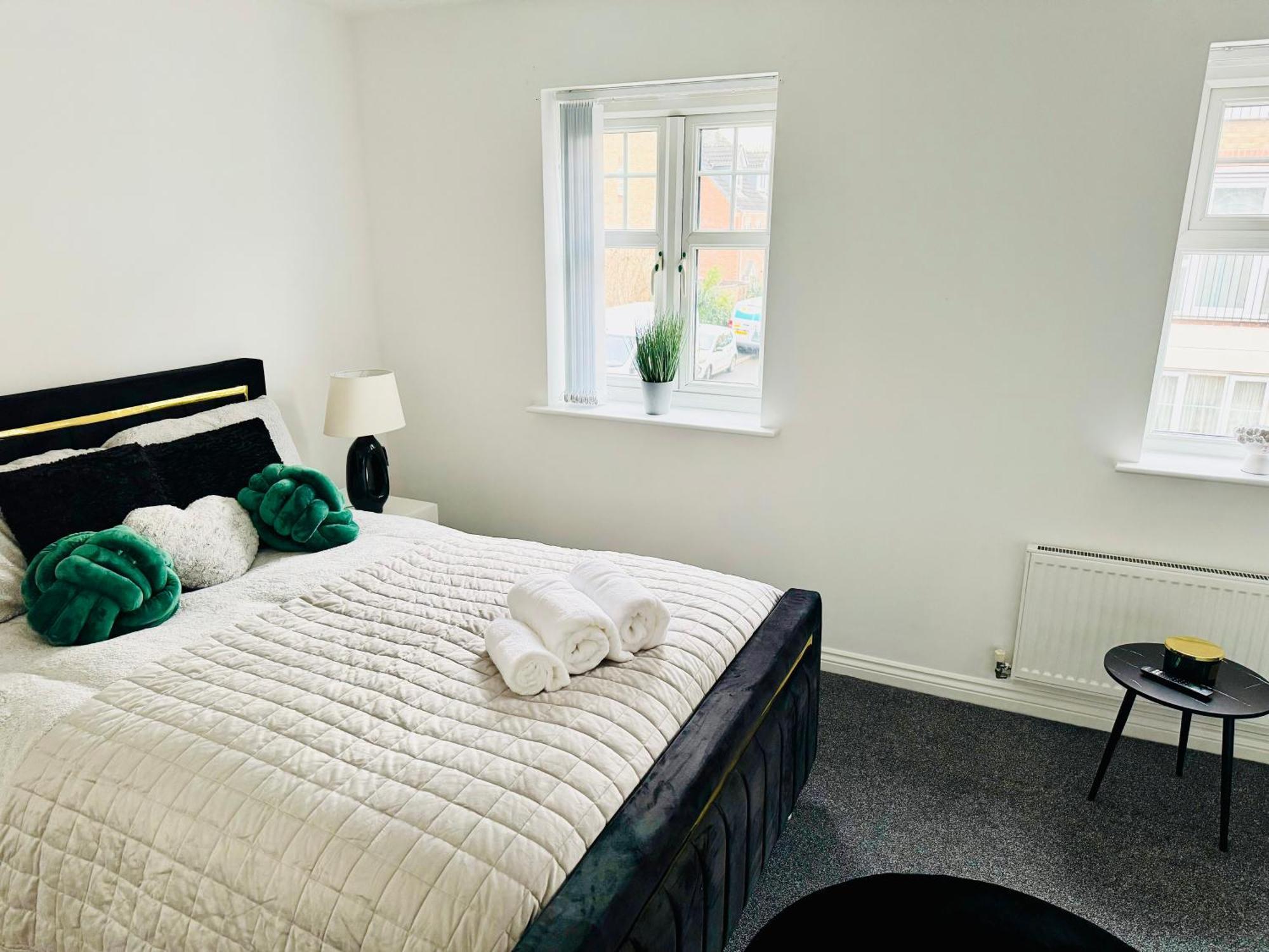Harmony House 3 Bedroom New Build For Families, Contractors, Black Country Museum Sleeps 6 Tipton Zewnętrze zdjęcie