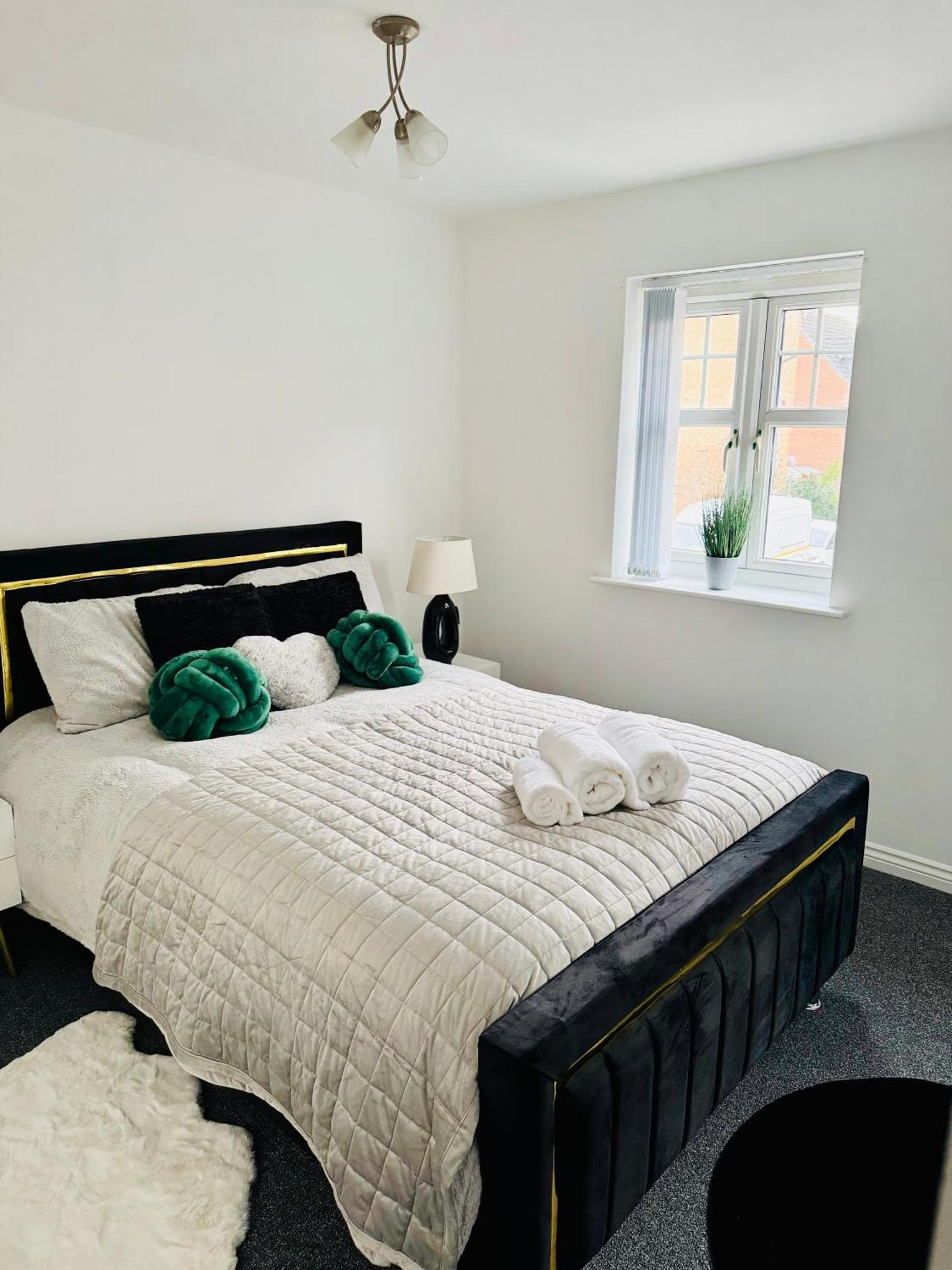 Harmony House 3 Bedroom New Build For Families, Contractors, Black Country Museum Sleeps 6 Tipton Zewnętrze zdjęcie