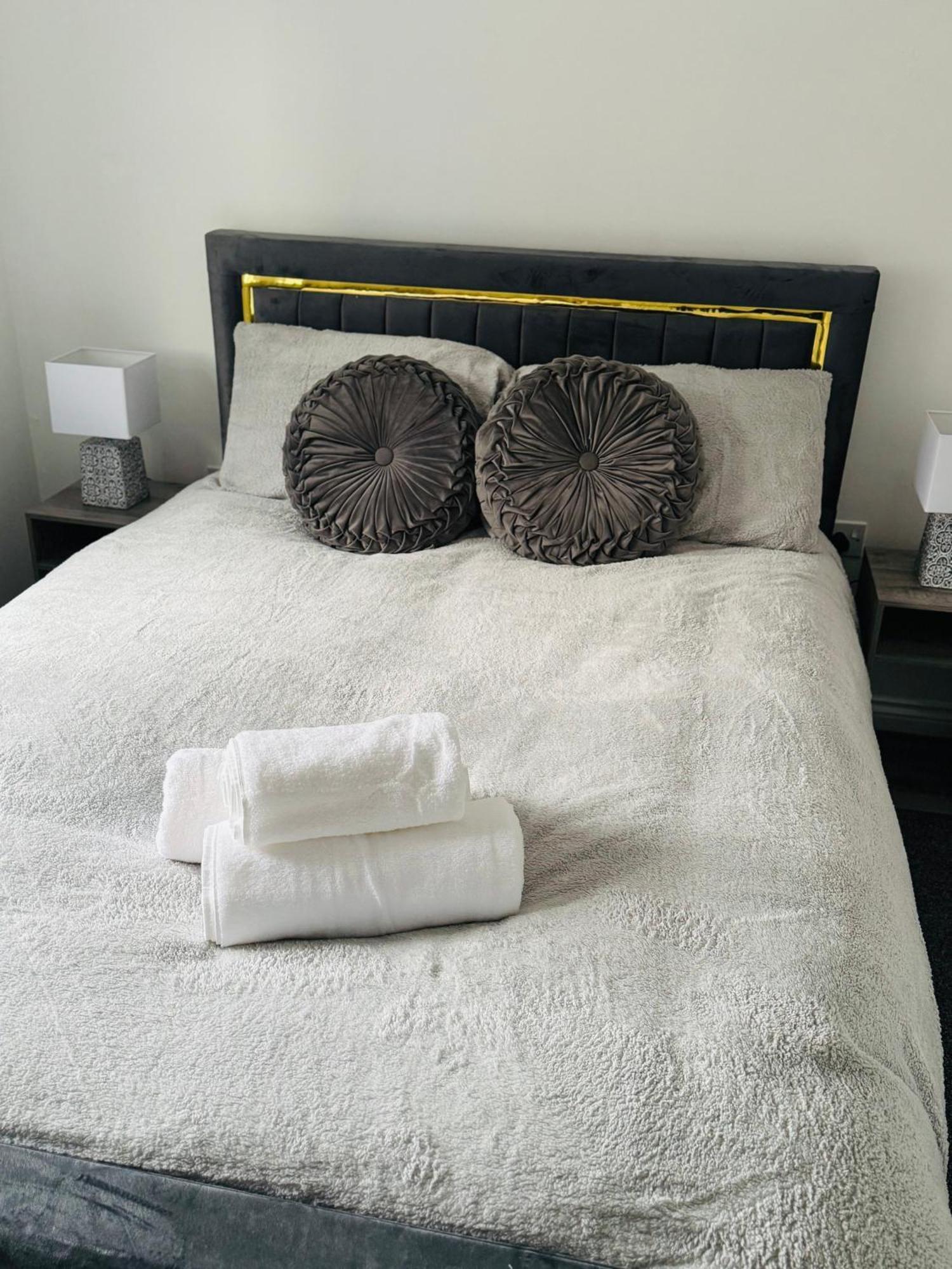 Harmony House 3 Bedroom New Build For Families, Contractors, Black Country Museum Sleeps 6 Tipton Zewnętrze zdjęcie